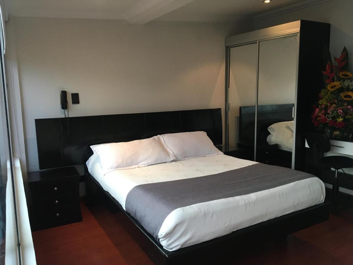 Ayenda 1049 Hotel Ejecutivo Embajada Bogota Bagian luar foto