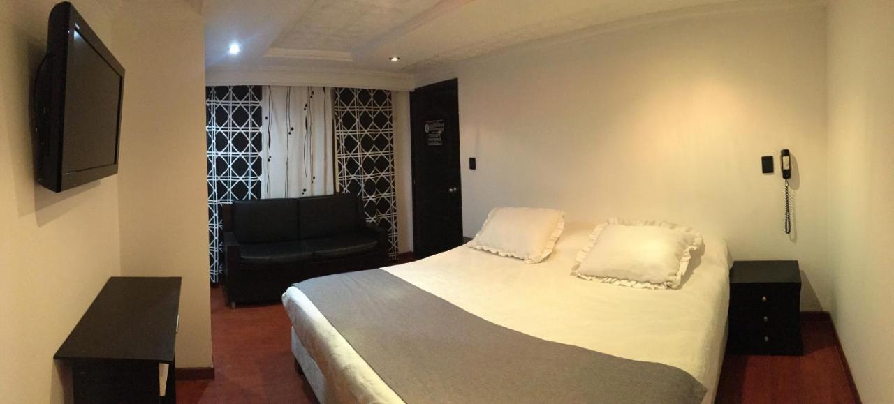 Ayenda 1049 Hotel Ejecutivo Embajada Bogota Bagian luar foto
