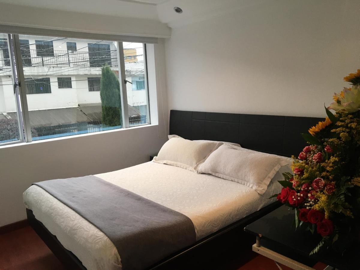 Ayenda 1049 Hotel Ejecutivo Embajada Bogota Bagian luar foto