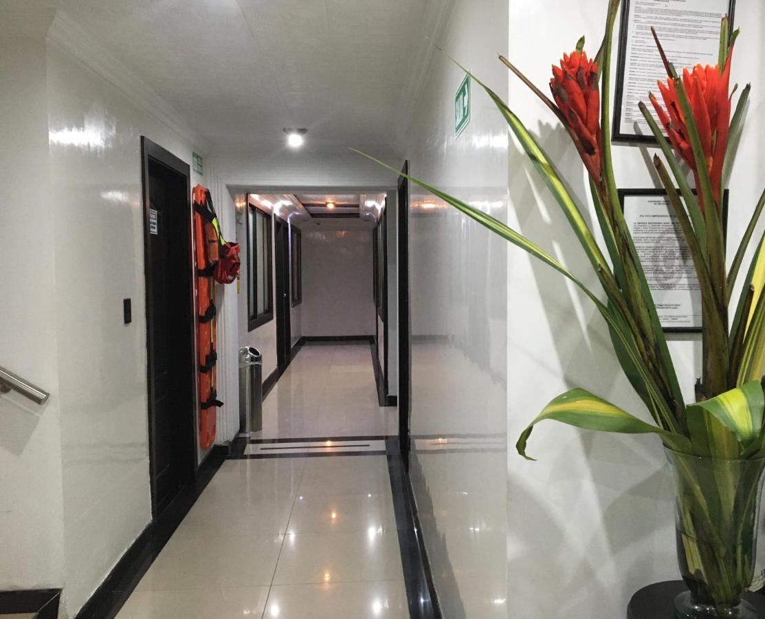 Ayenda 1049 Hotel Ejecutivo Embajada Bogota Bagian luar foto