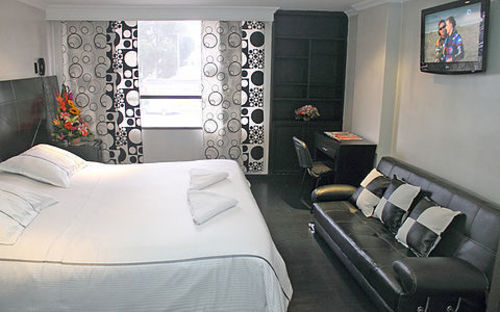 Ayenda 1049 Hotel Ejecutivo Embajada Bogota Bagian luar foto